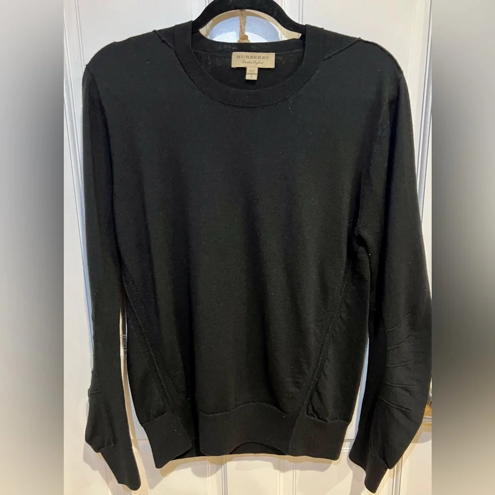 Men’s Black Burberry London England Sweater with detailed sleeve Size Large - Picture 1 of 8